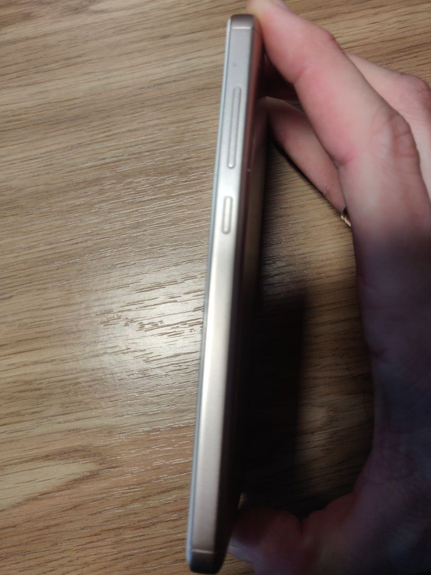 Ідеальний Xiaomi Redmi 4a, 4/16gb, 2 Sim, золотий, gold, мобілка