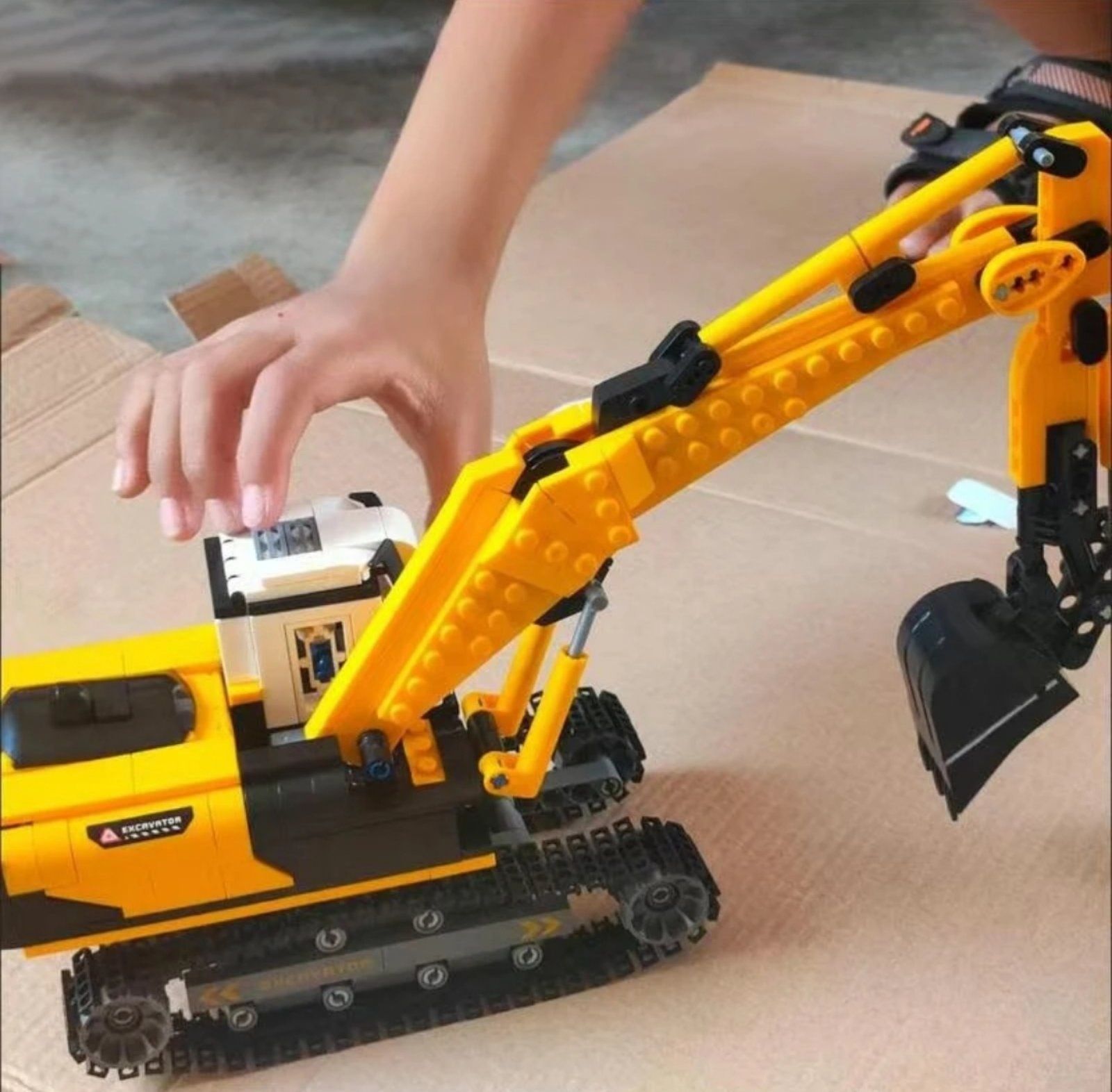 Конструктор экскаватор 772шт трактор бульдозер спецтехника Lego