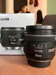 Canon 35mm f2.0 IS Como Nova