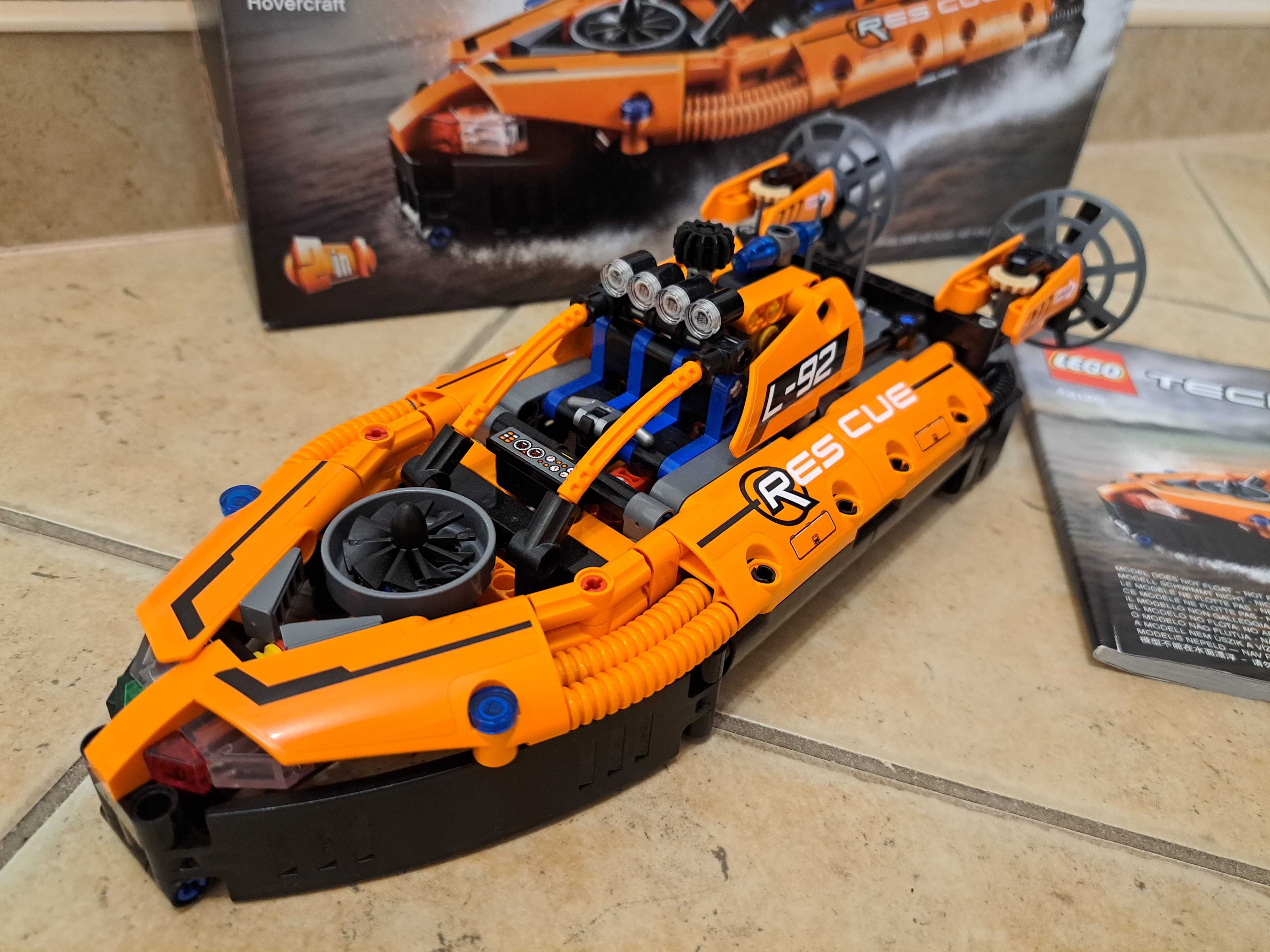 LEGO Technic Poduszkowiec ratowniczy 42120 raz złożony