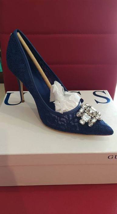 Sapatos Guess novos (Tamanho 38)