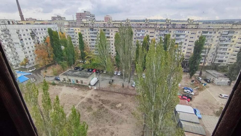 Продам 3х кімнатну квартиру. Ж/М Червоний камінь. Коробова 24.