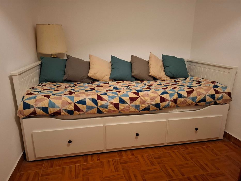 Cama Hemnes 80x200cm c/2 colchões