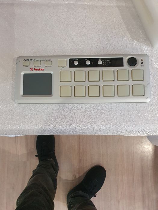 Міді контролер Vestax Pad one