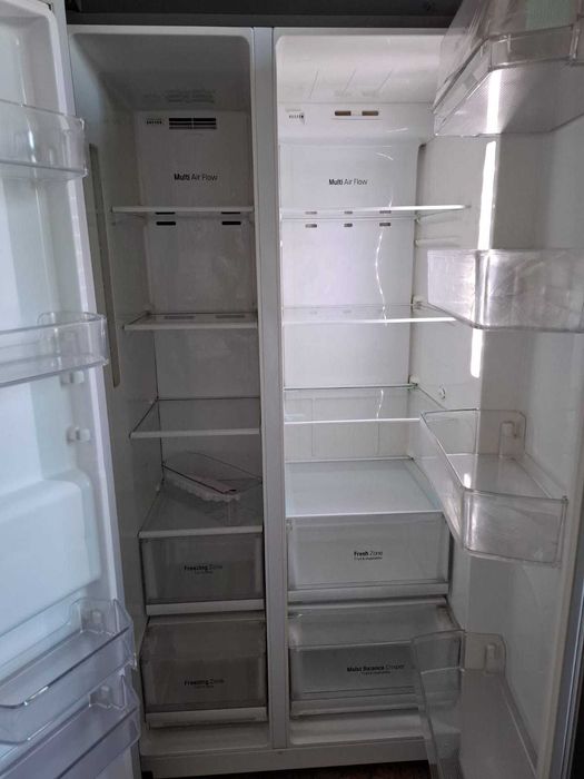 Холодильник side-by-side