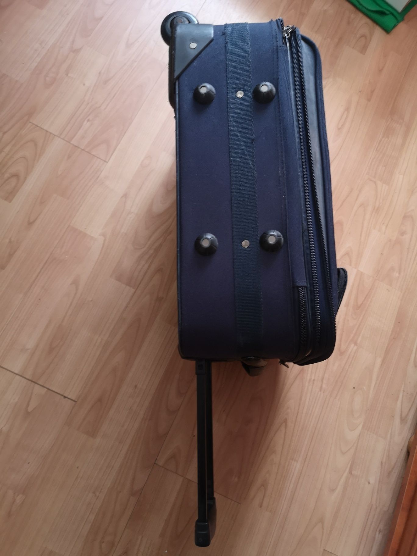 Walizka 58x37x23  na wyjazd gotowa