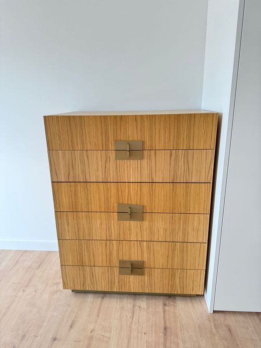 Mobília Las Kasas - 1 cómoda + 2 mesinhas de cabeceira + 2 candeeiros