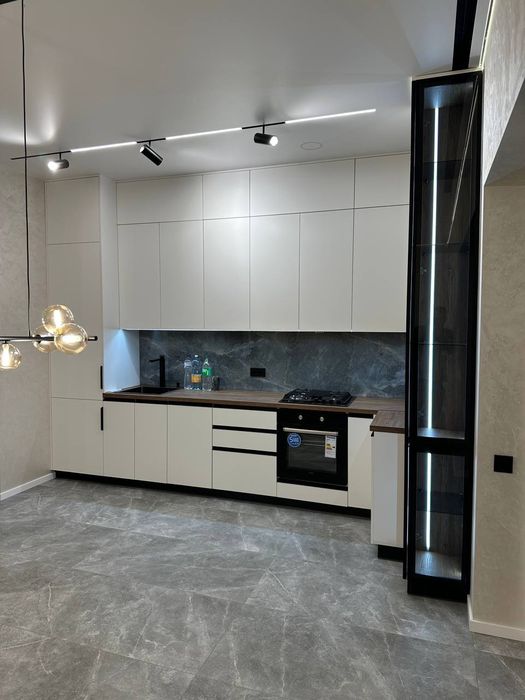 Будинок з ремонтом та меблями