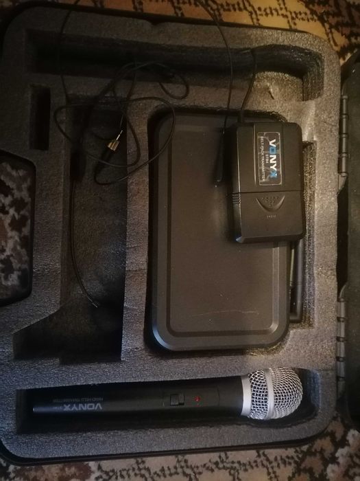 sprzet grajacy koncertowy, keyboard, glosniki , mikrofon, wzmacniacz