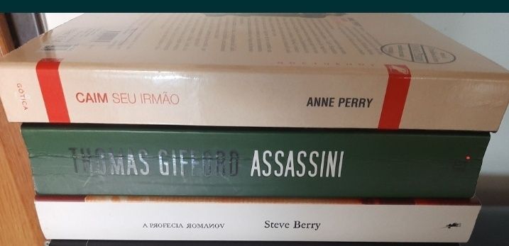 Thomas Gifford Anne Perry Karin  Steve Barry profecia