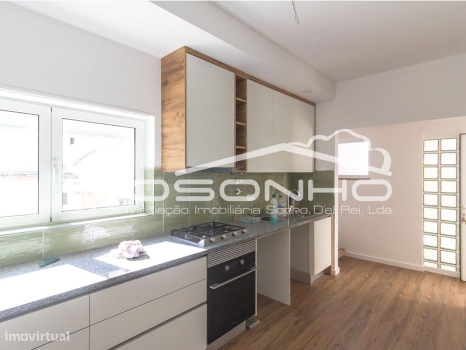 Apartamento T1 + 1, renovado no coração da Marinha Grande