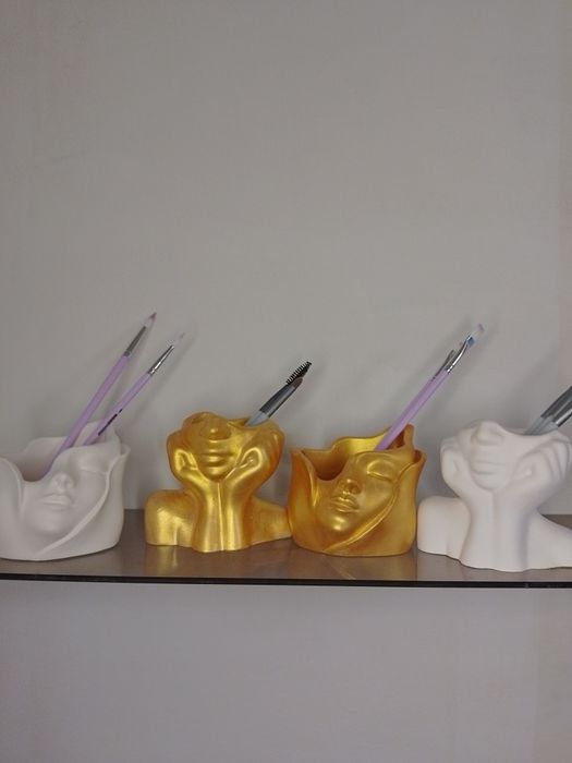 Гіпсова ваза для інтер'єру,макіяжних пензлів,та багато іншого.