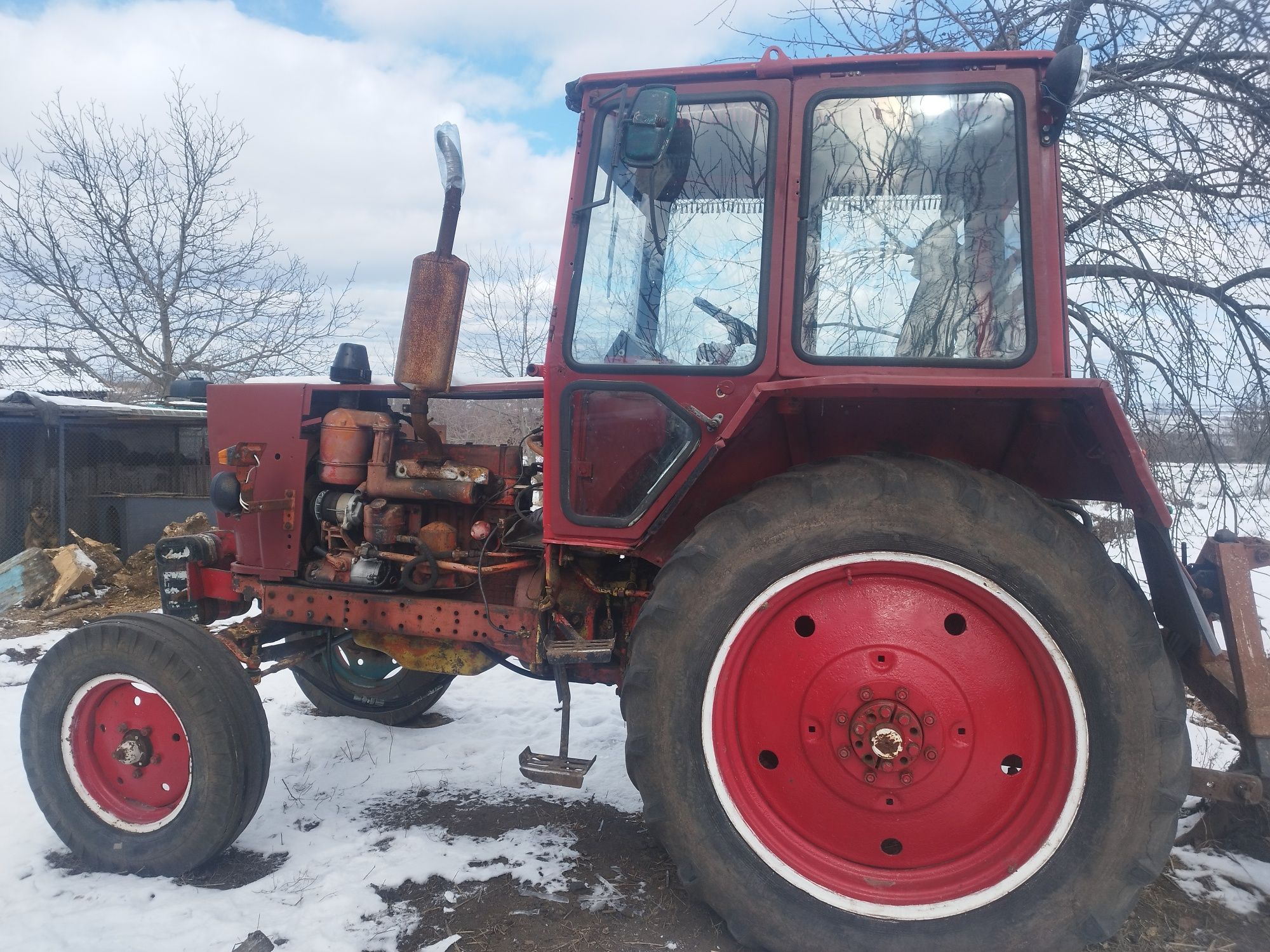 Продам трактор ЮМЗ 6 +плуг+культиватор+косілка
