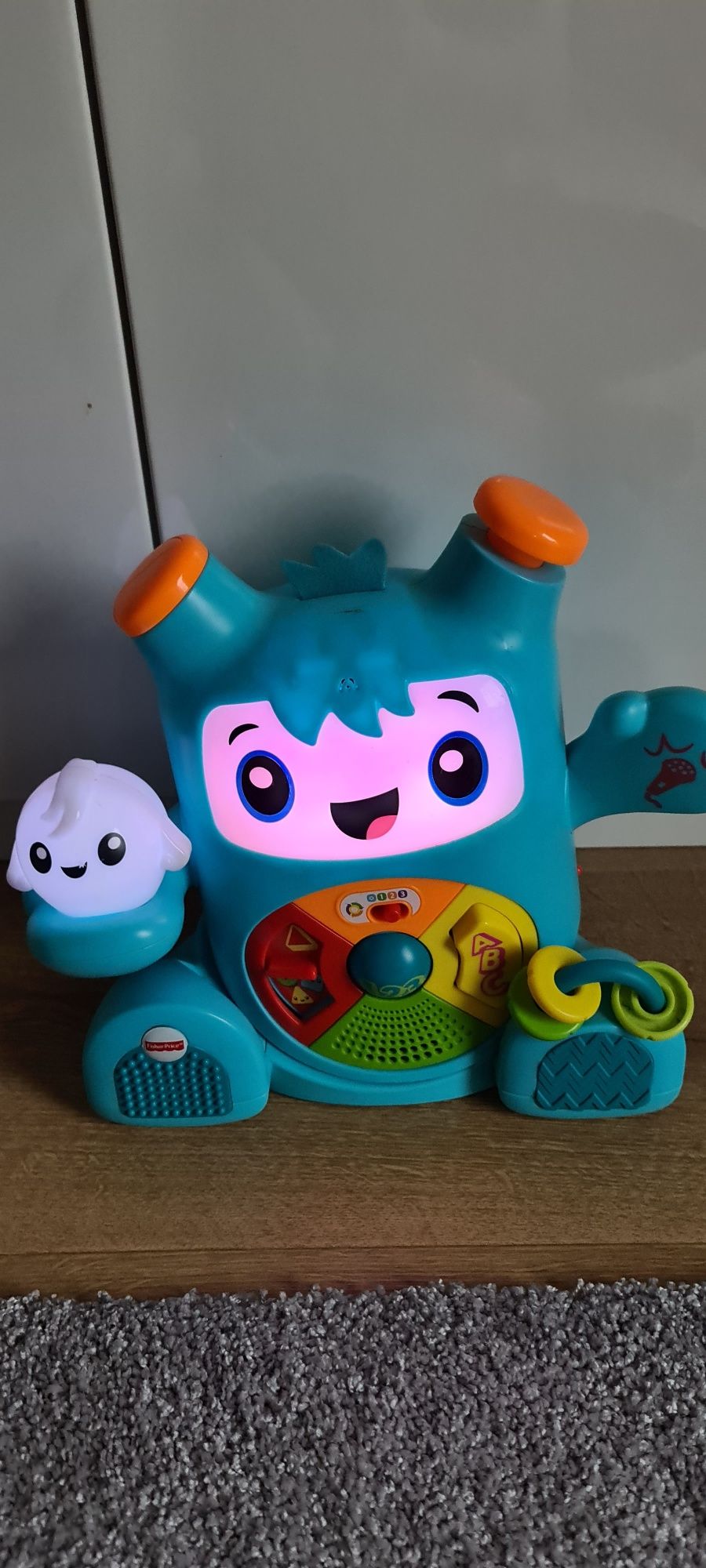 Fisher Price, zabawka edukacyjna, przyjaciel Rockit