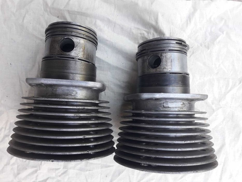 Циліндри б/в з поршнями та кільцями 77.95 МТ К-650 (Днепр 9)