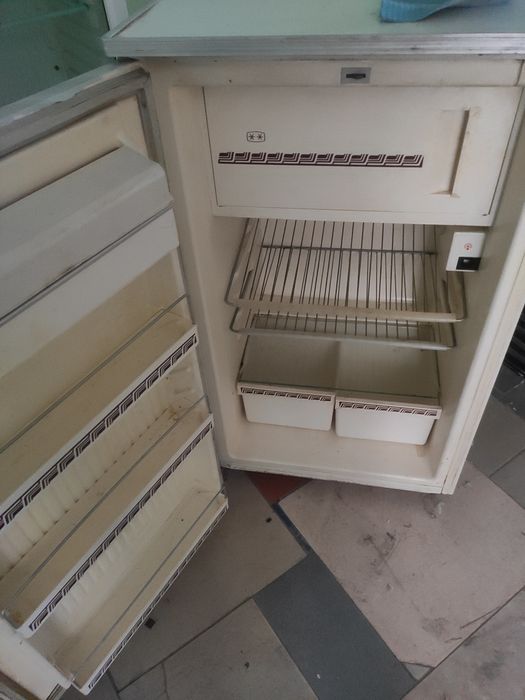 Холодильник малий , барний