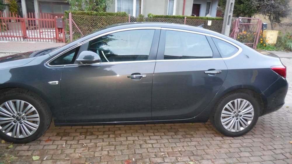 Sprzedam Opel Astra 1.4 Turbo  140 KM 2013