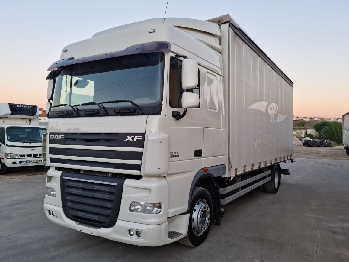 DAF XF Caixa Cortinas