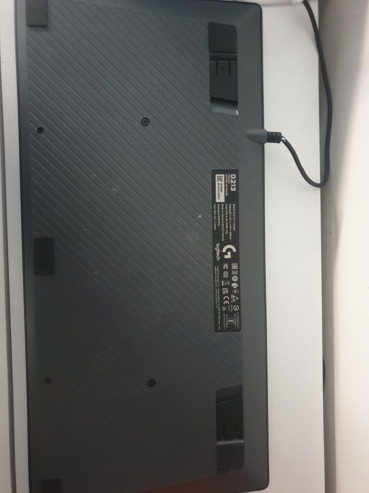 Klawiatura logitech g213 pudełko tylko zgniecione