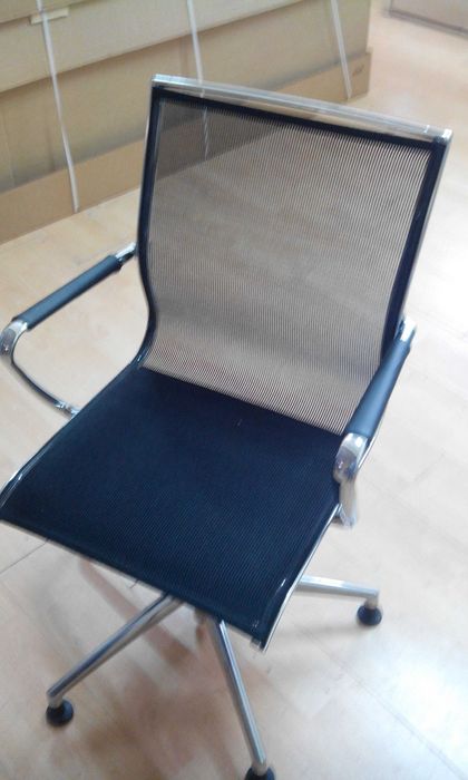 Krzesła różne biurowe konferencyjne i nie koniecznie