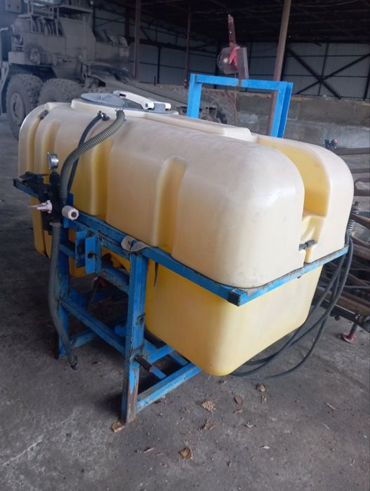 Оприскувач 800 л