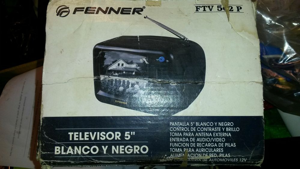 Mini tv portátil preto e branco 5 "