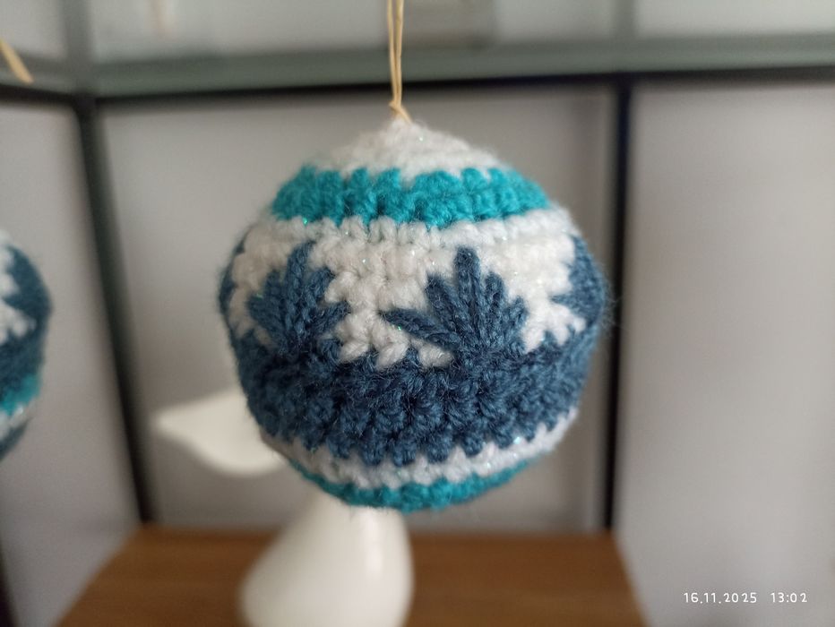 Bombki szydełkowe niebieski biały 6 cm zestaw 2 sztuki