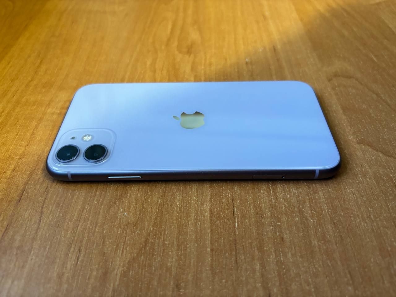 Продам IPhone 11, 64GB