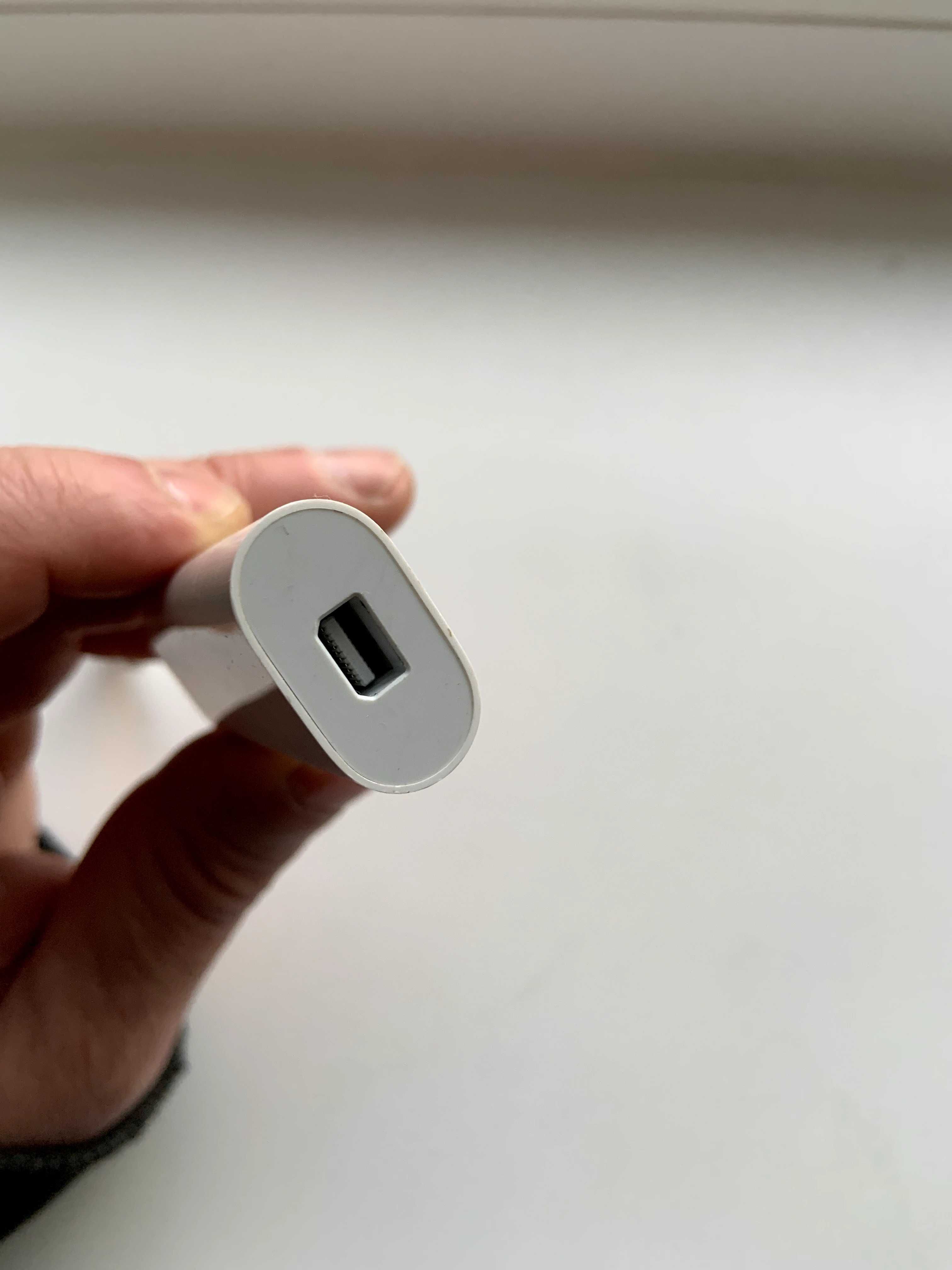 Apple Thunderbolt 3 (USB-C) to Thunderbolt 2 Adapter