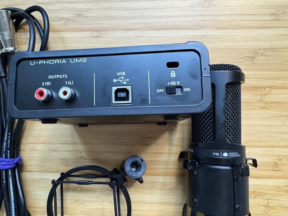 Mikrofon pojemnościowy i karta dźwiękowa Behringer Audio Technica