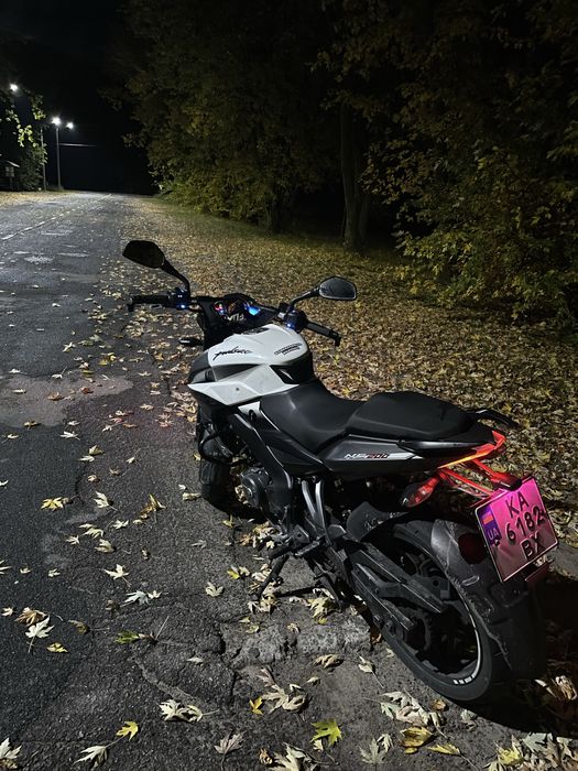 bajaj pulsar ns200