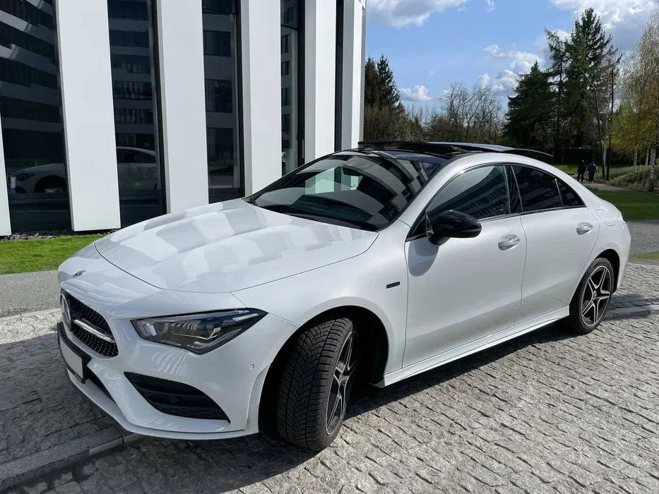 Auto do ślubu Mercedes CLA pakiet AMG, wynajem z kierowcą 700 zł