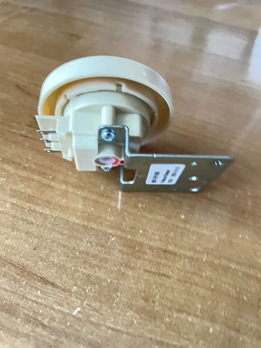 Пресостат (датчик рівня води) для пральної машини LG 6601EN1005B