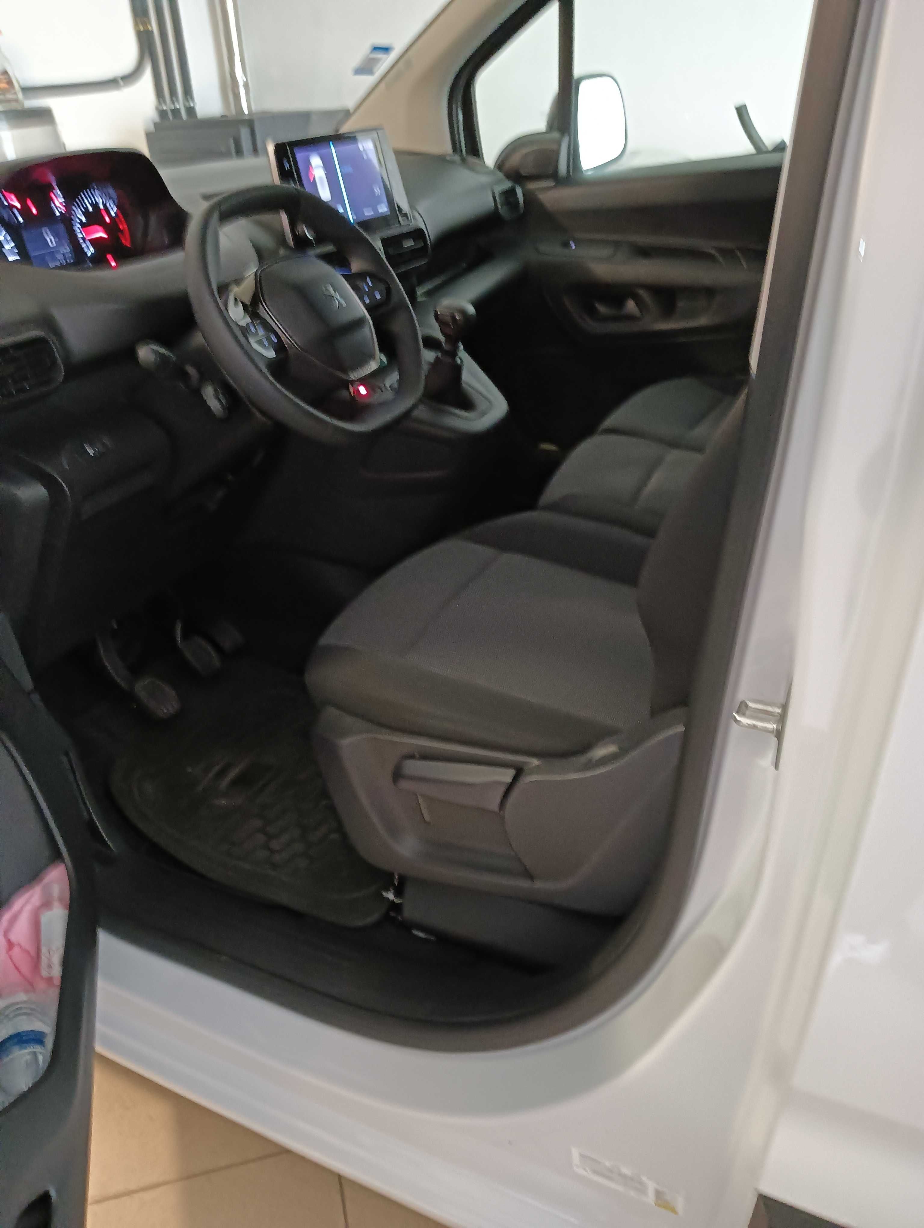 VENDO: Peugeot Partner 2022 como novo