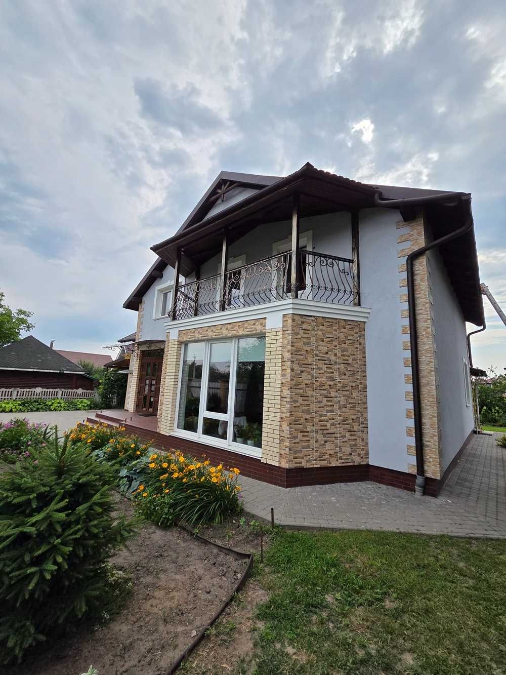 Продаж Сучасного будинку у Гостомелі. Заїжджай і живи!
