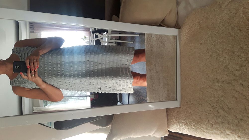 Modna sukienka w falbanki