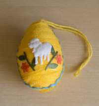 Jajko wielkanocne, ozdobne, rękodzieło, hand made, z włóczki - 10x6 cm