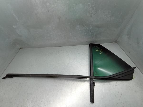 Vidro triangular da porta trás esquerdo SKODA Fabia III Hatchback (NJ3