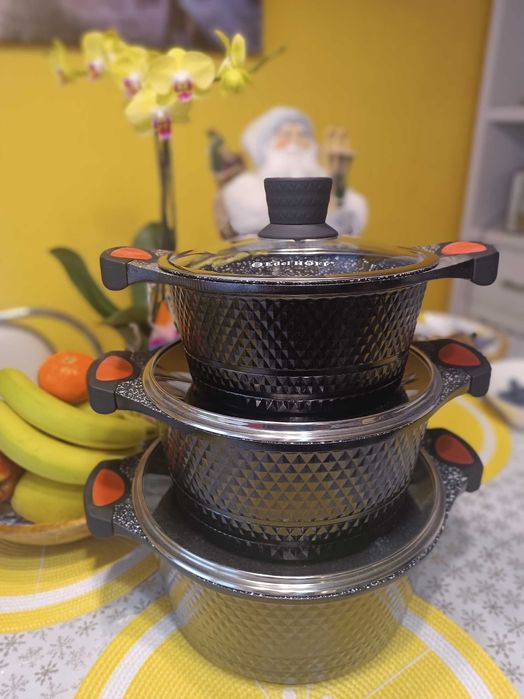 Zestaw ciężkich garnków marmurowo-ceramicznych na gaz indukcję