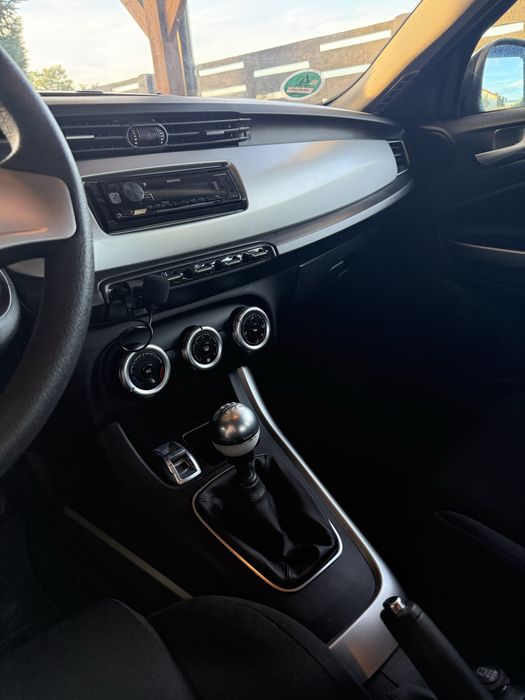 Alfa romeo giulietta 2012 1.4 120 km dna czarny metalik