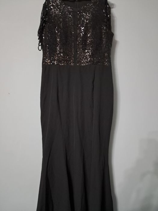Długa czarna sukienka z cekinami,  sylwester,  andrzejki