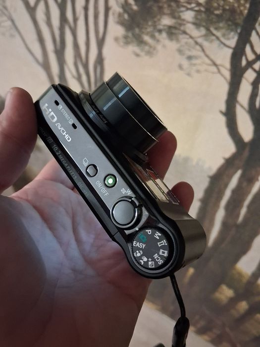 Цифровой фотоаппарат Sony Cyber-shot DSC-HX5V