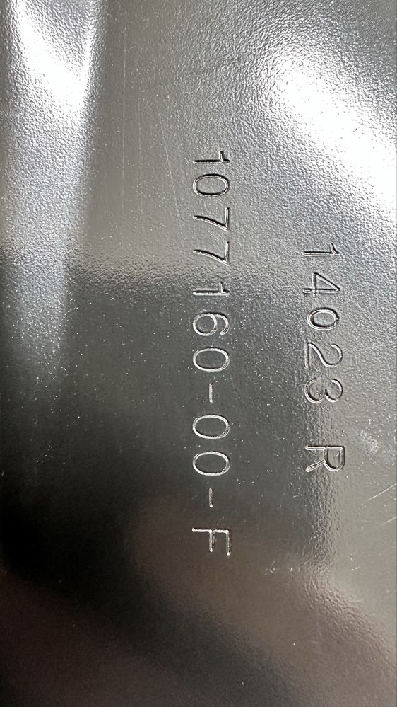 Кузовная панель колесной арки задней правой Model 3 1077160-00-E