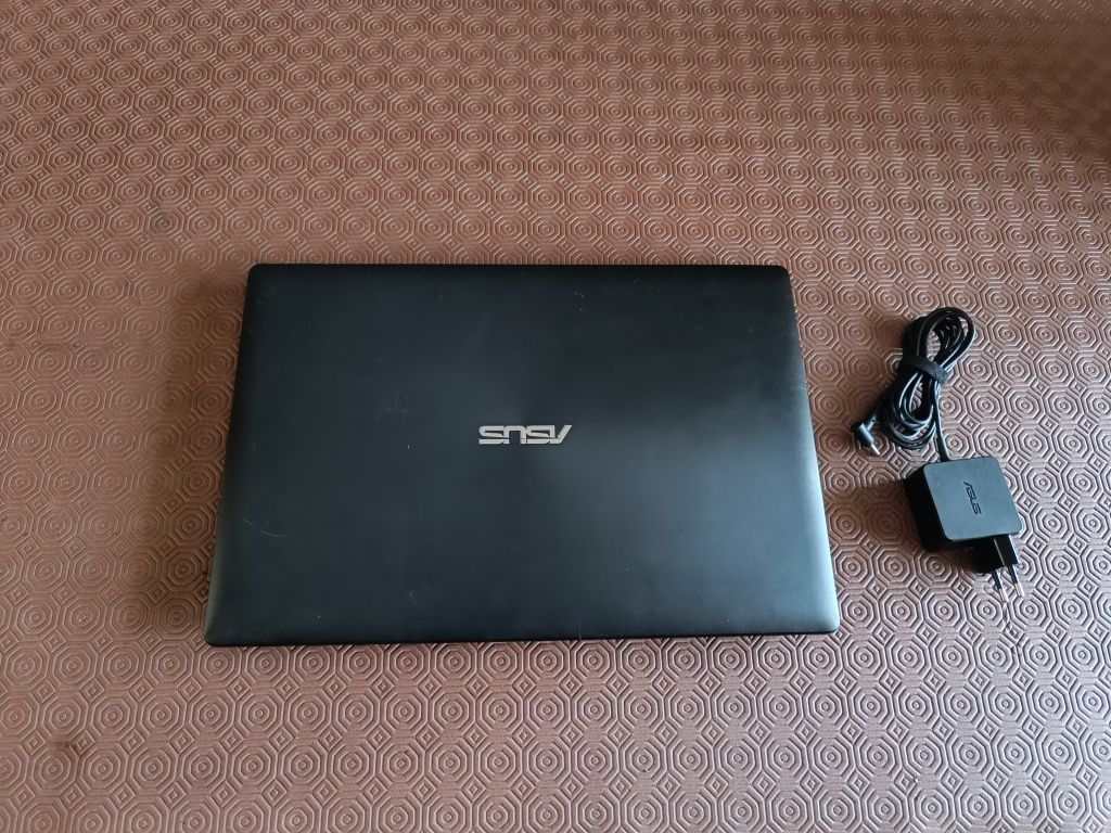 Portátil ASUS f553M