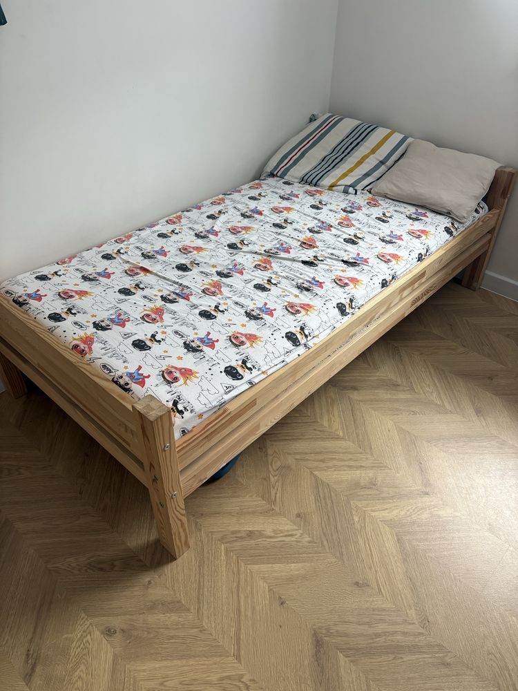 Lóżko 80x160 z materacem i stelażem