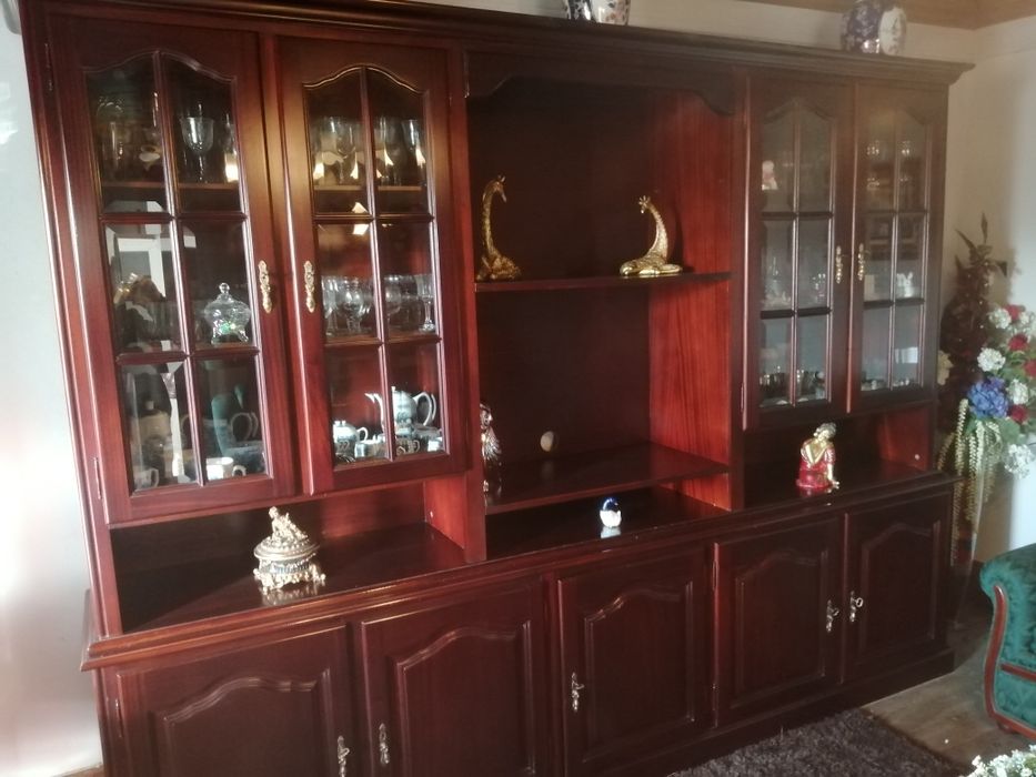 Armário da sala bom estado