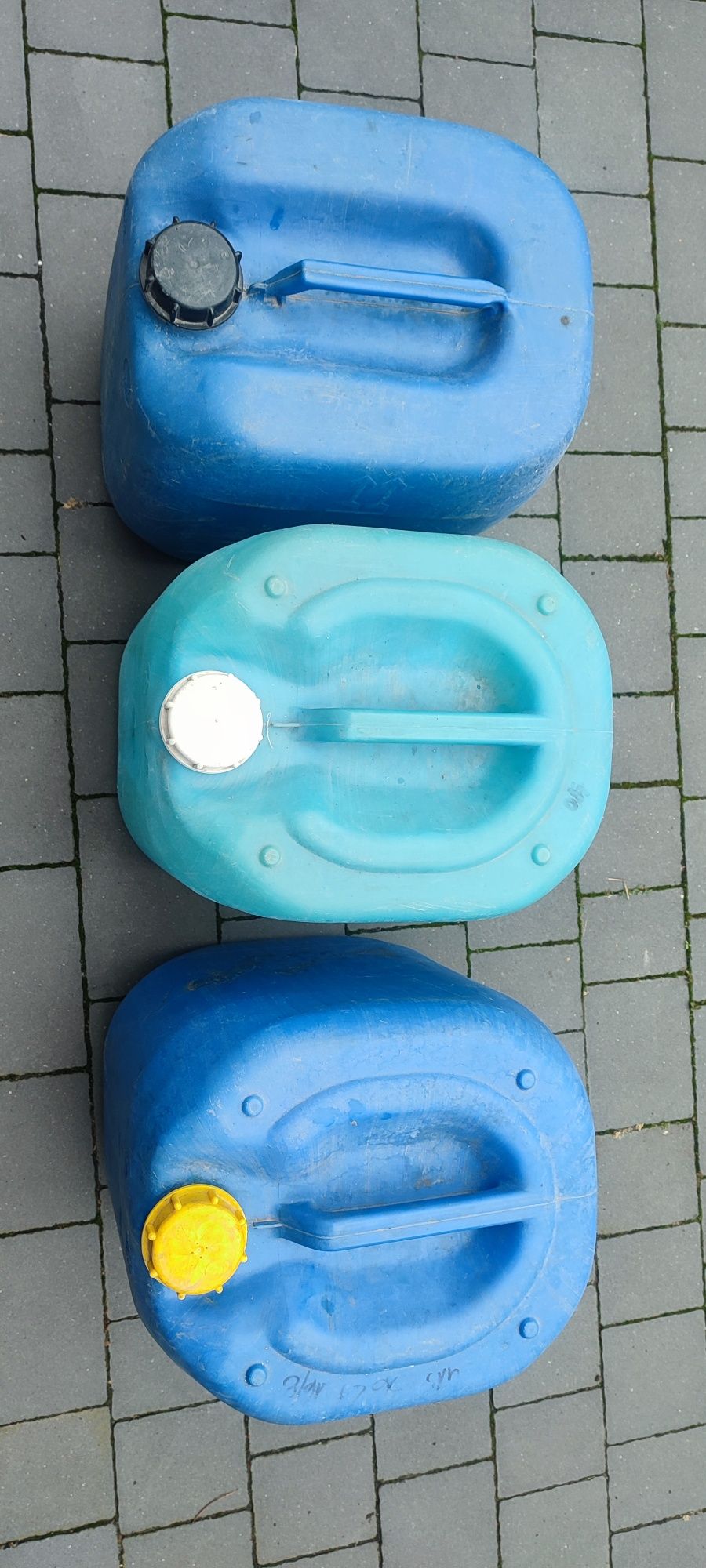 3 szt. Baniaki , Kanistry, Pojemniki 30L na paliwo  
3 sztuki Baniaki