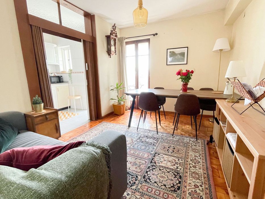 Quarto em Matosinhos, ao pé do Metro Parque Real (Despesas Incluídas)