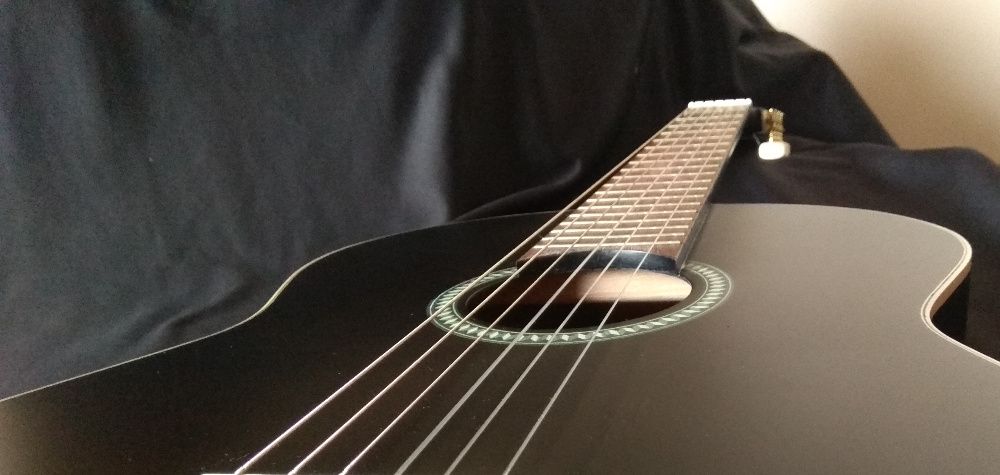 excelente guitarra IBERICA 3N black satin (artesanal) grupo APC