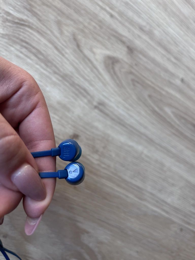 Sprzedam słuchawki JBL T110